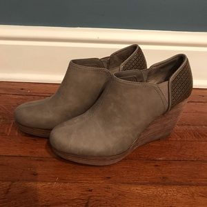 Dr. Scholl’s Tan Wedge Booties